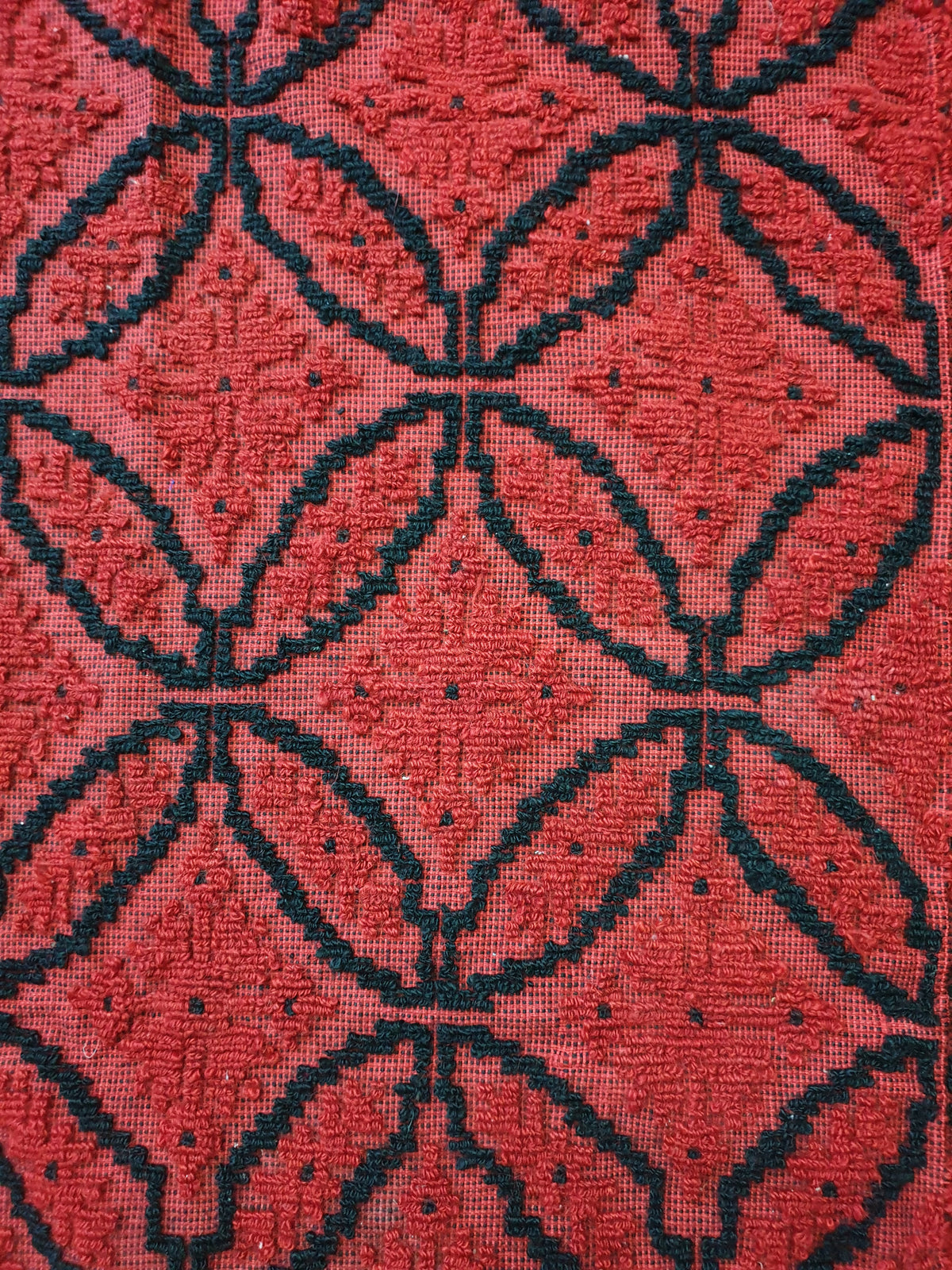 Handwoven Red & Black Romanian Wool Rug, 210x163 cm, view 6