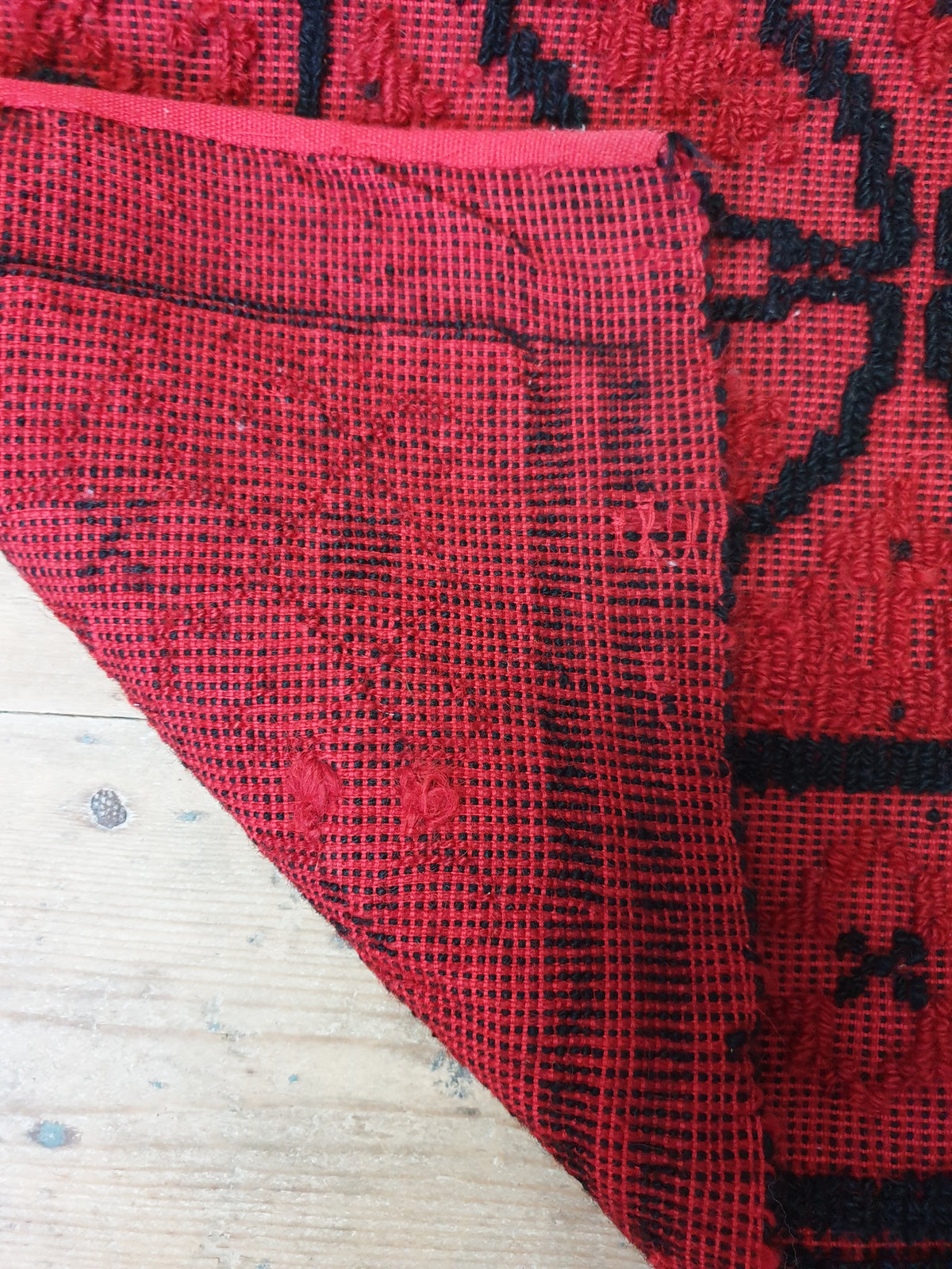 Handwoven Red & Black Romanian Wool Rug, 210x163 cm, view 8