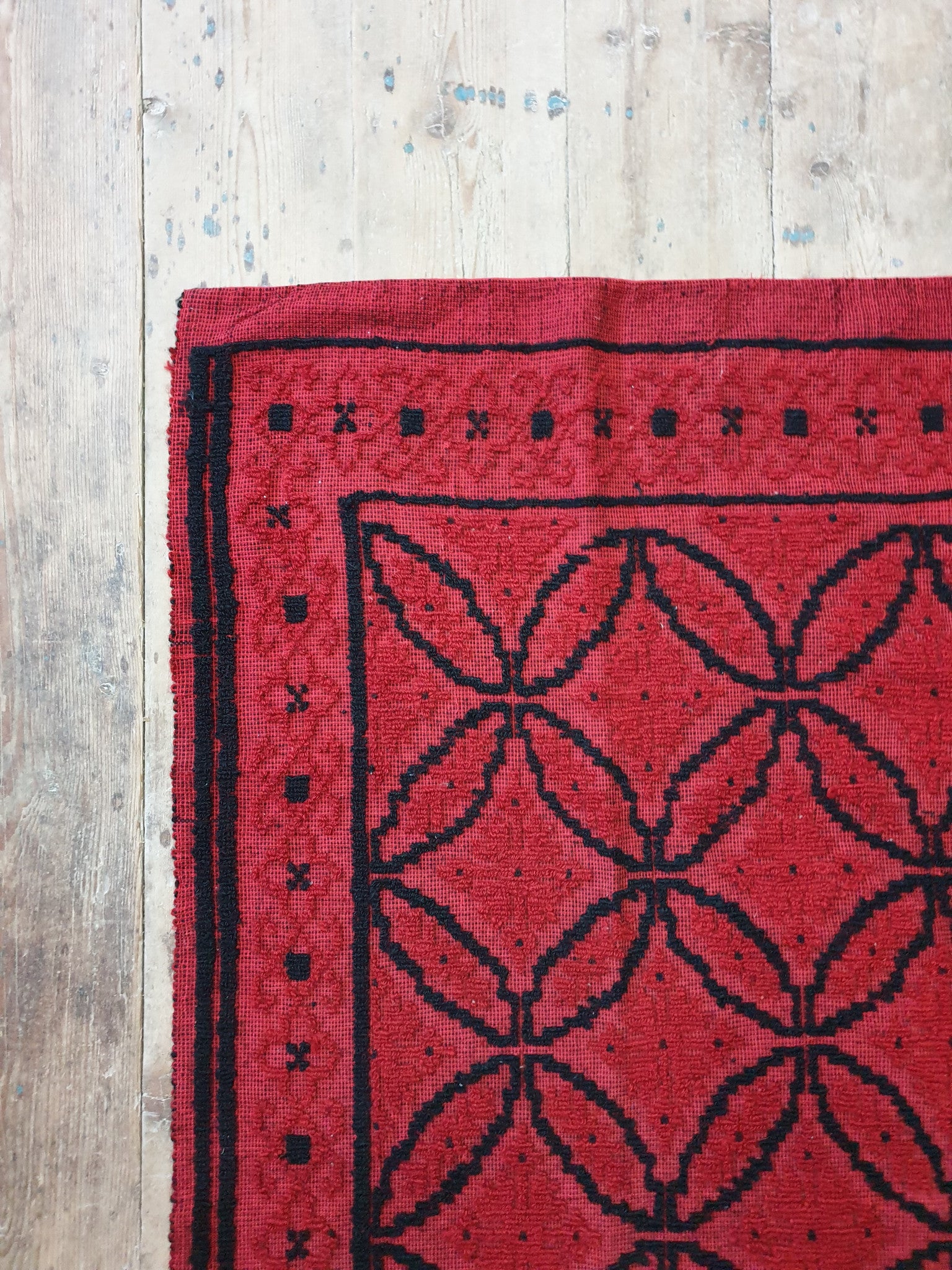 Handwoven Red & Black Romanian Wool Rug, 210x163 cm, view 9