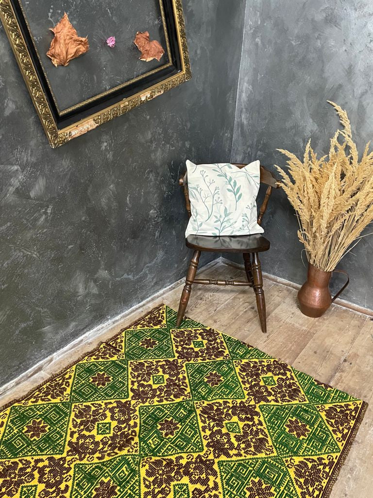 Handwoven Green Floral Romanian Wool Rug, 183x113 cm, view 4