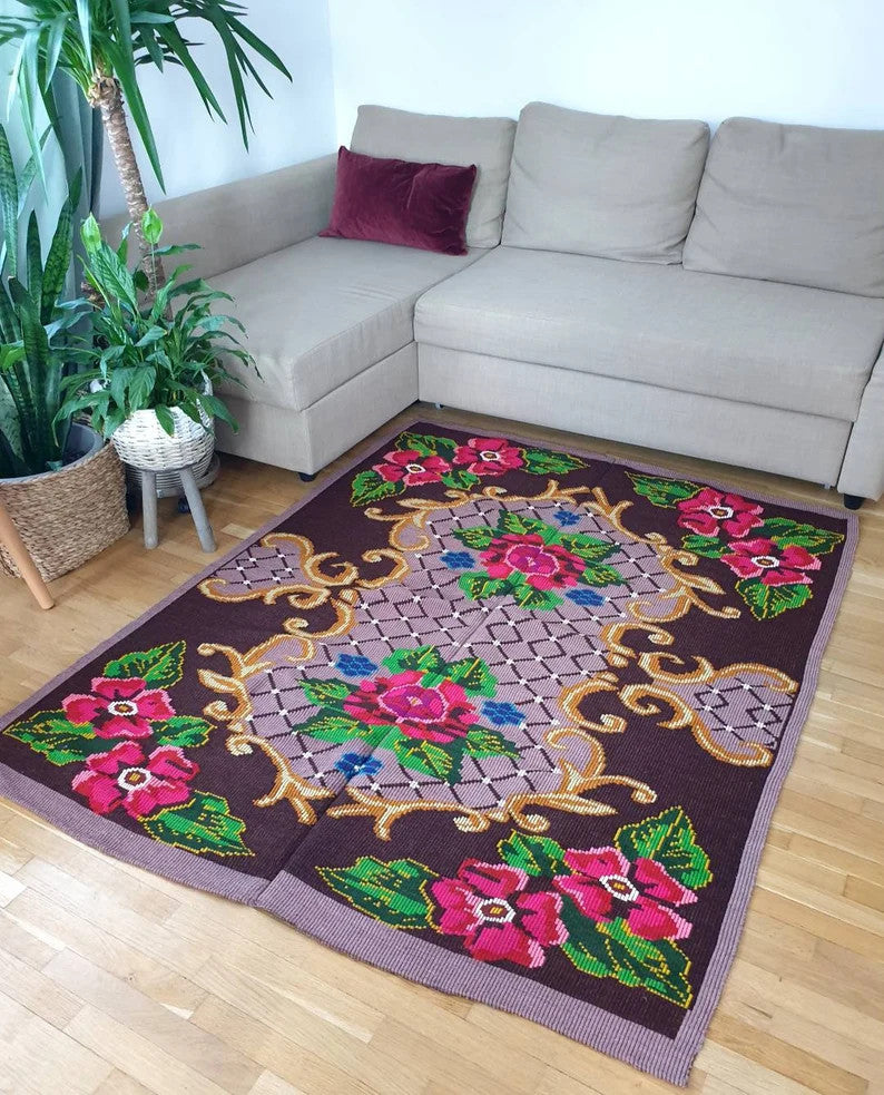 Handwoven Lavender Floral Romanian Wool Rug, 186x146 cm, view 7