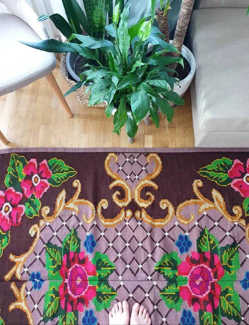 Handwoven Lavender Floral Romanian Wool Rug, 186x146 cm, view 8