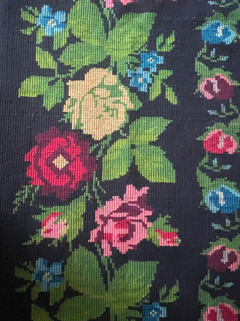 Handwoven Black Floral Romanian Wool Rug, 205x156 cm, view 10