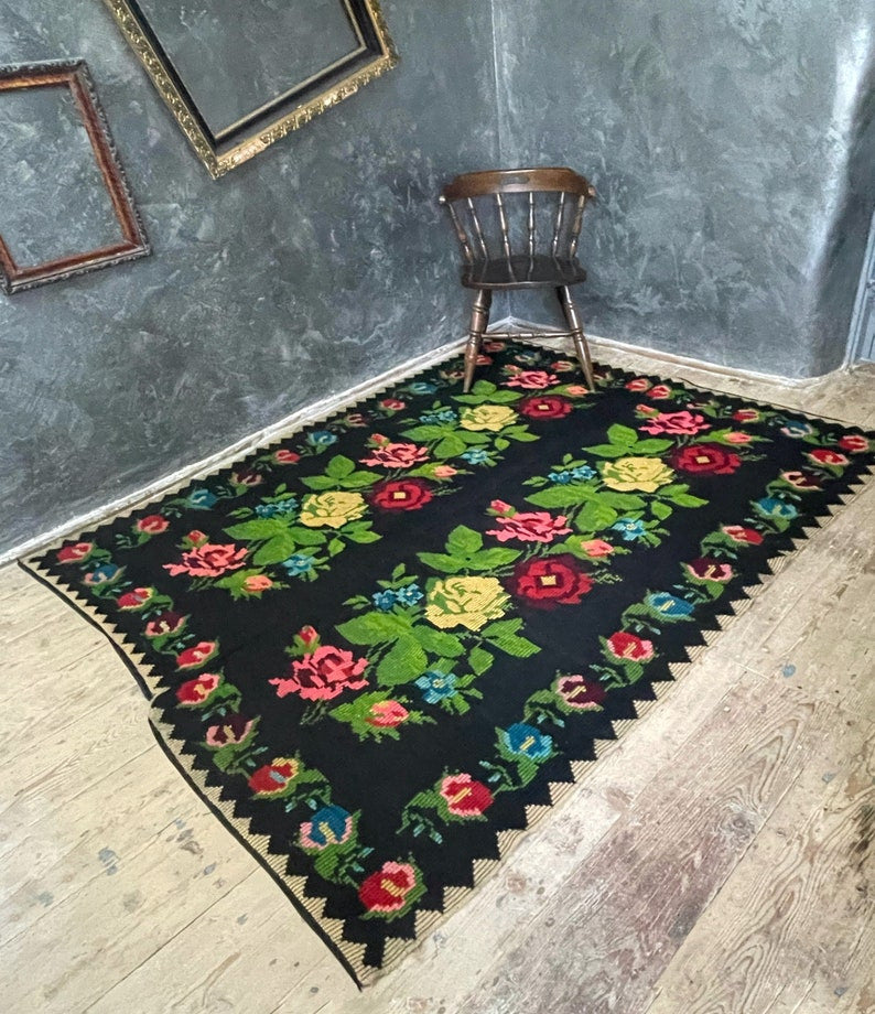 Handwoven Black Floral Romanian Wool Rug, 205x156 cm, view 2