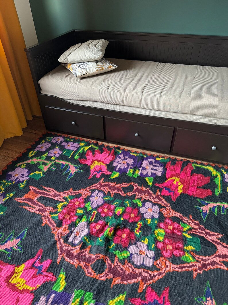 Handwoven Black Floral Romanian Wool Rug, 223x158 cm, view 10