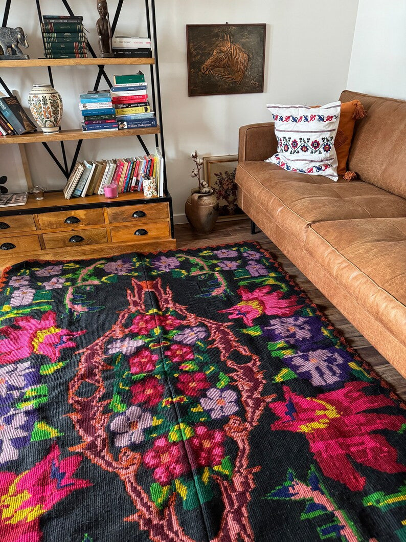 Handwoven Black Floral Romanian Wool Rug, 223x158 cm, view 3