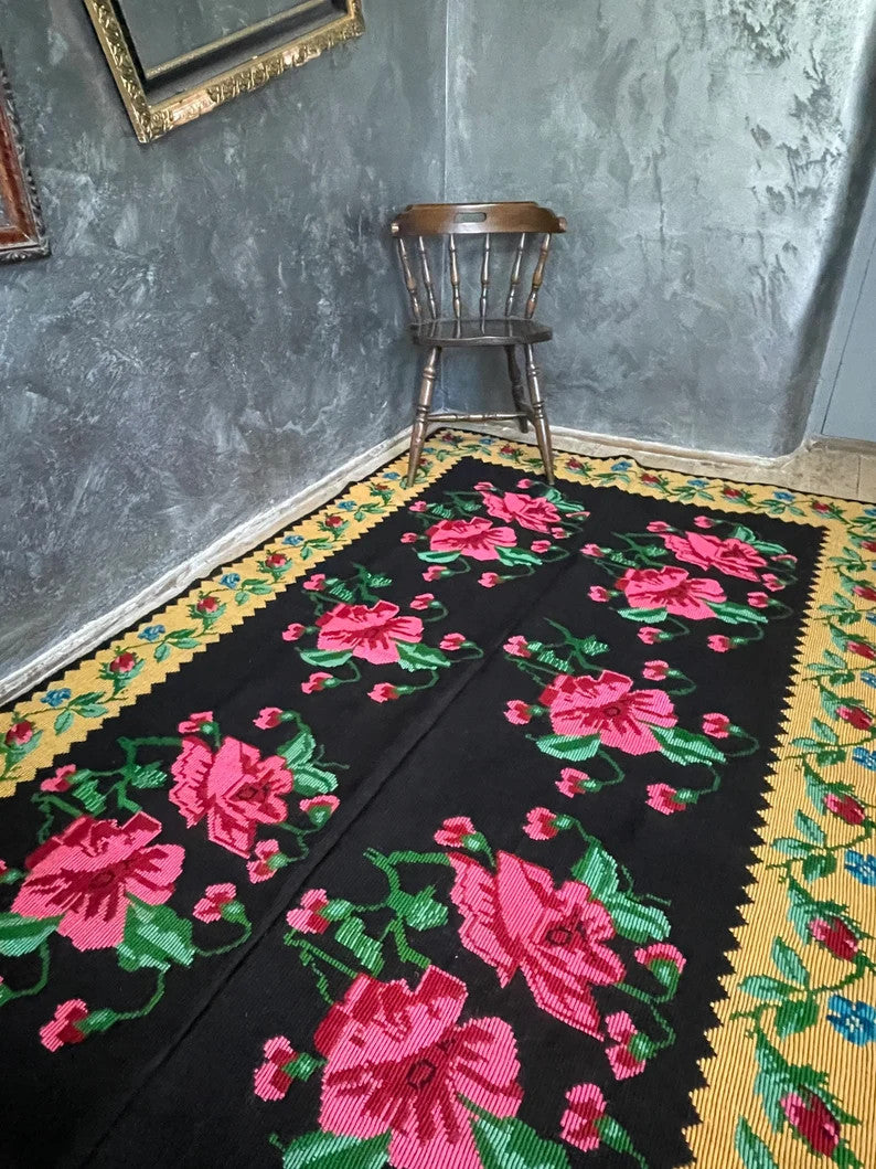 Handwoven Floral Romanian Wool Rug, 242x154 cm, view 3