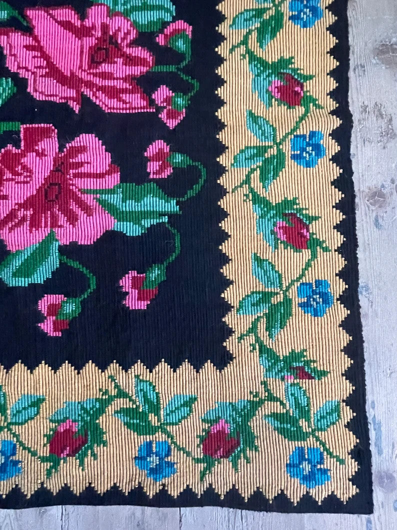 Handwoven Floral Romanian Wool Rug, 242x154 cm, view 7