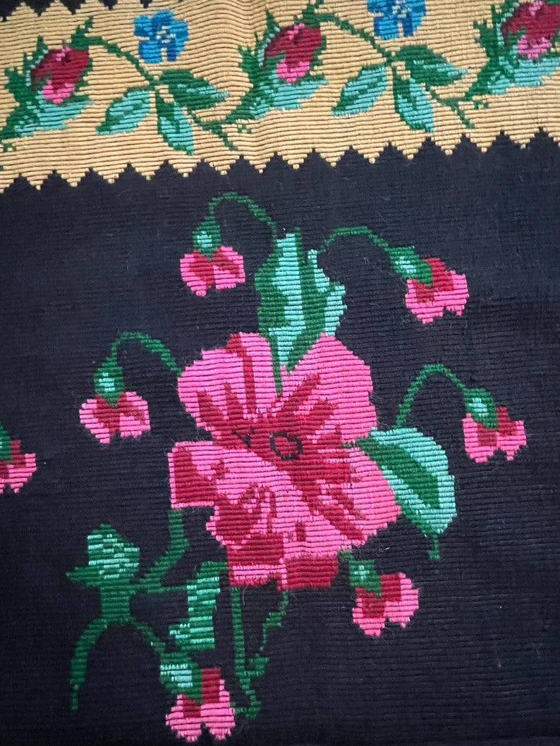 Handwoven Floral Romanian Wool Rug, 242x154 cm, view 8