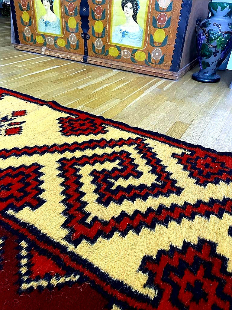 Handwoven Geometric Romanian Wool Rug, 246x163 cm, view 12