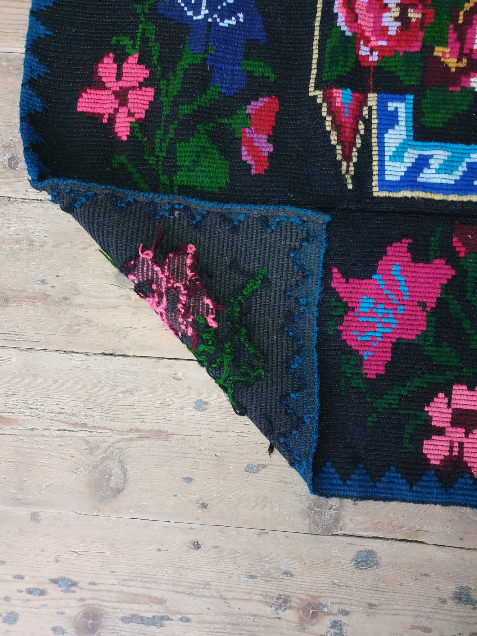 Handwoven Black Floral Romanian Wool Rug, 207x144 cm, view 7