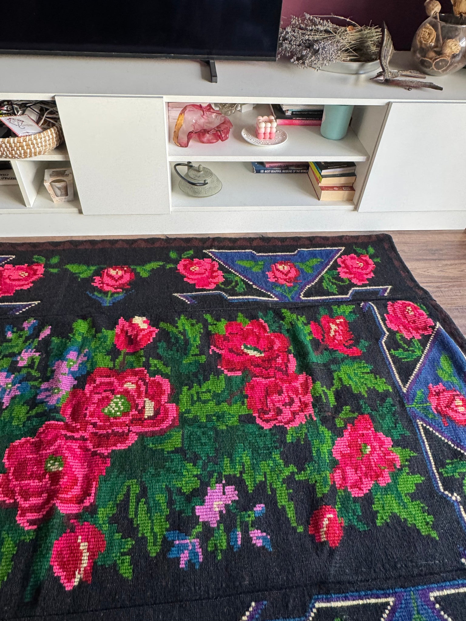 Handwoven Black Floral Romanian Wool Rug, 224x149 cm, view 3