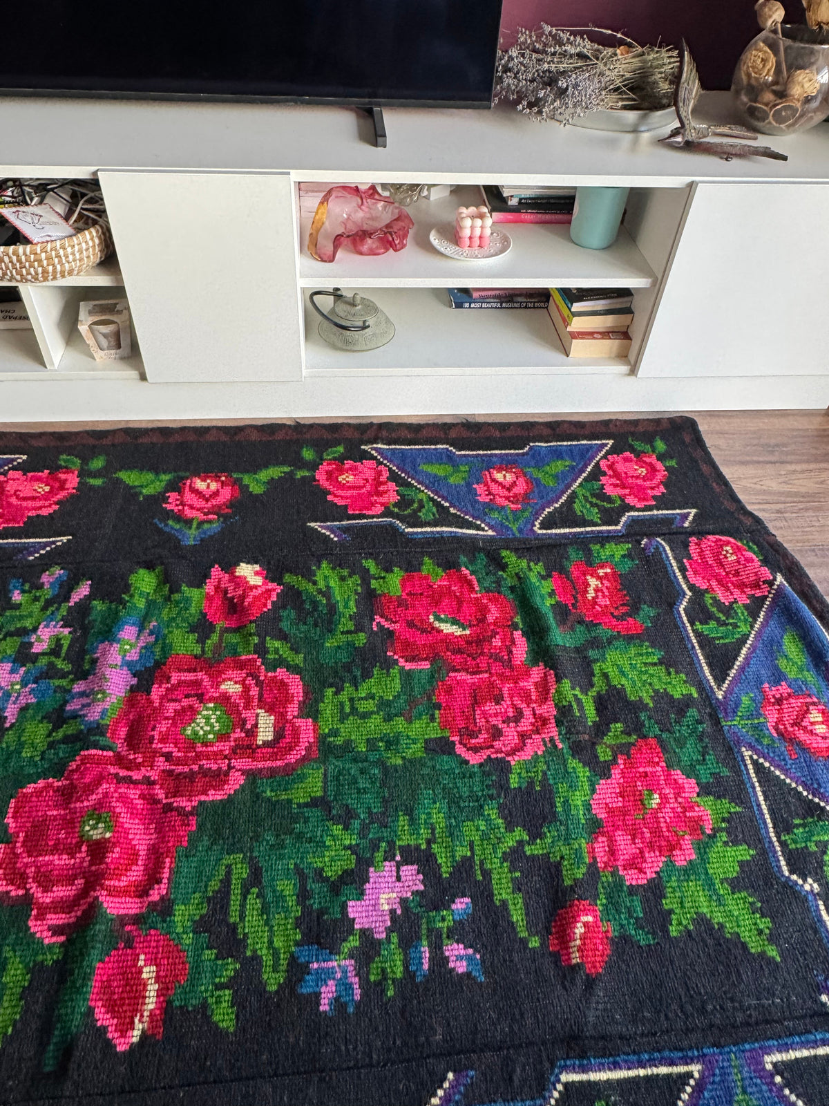 Handwoven Black Floral Romanian Wool Rug, 224x149 cm, view 3