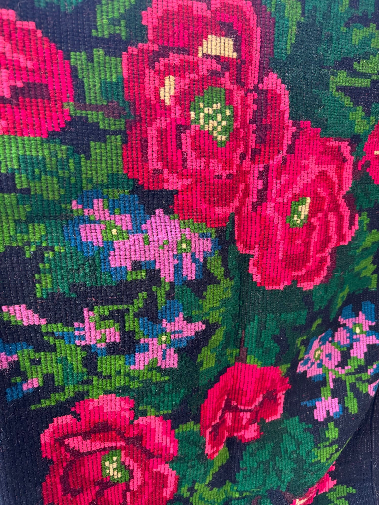 Handwoven Black Floral Romanian Wool Rug, 224x149 cm, view 9