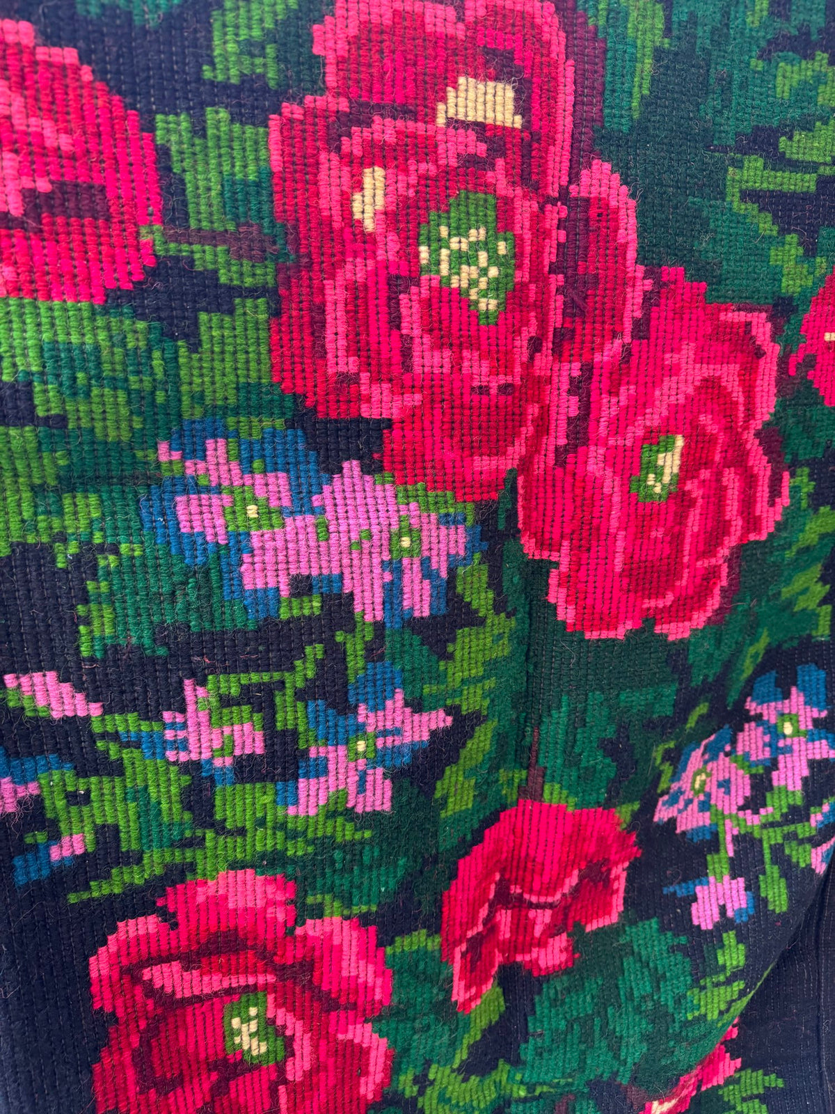 Handwoven Black Floral Romanian Wool Rug, 224x149 cm, view 9