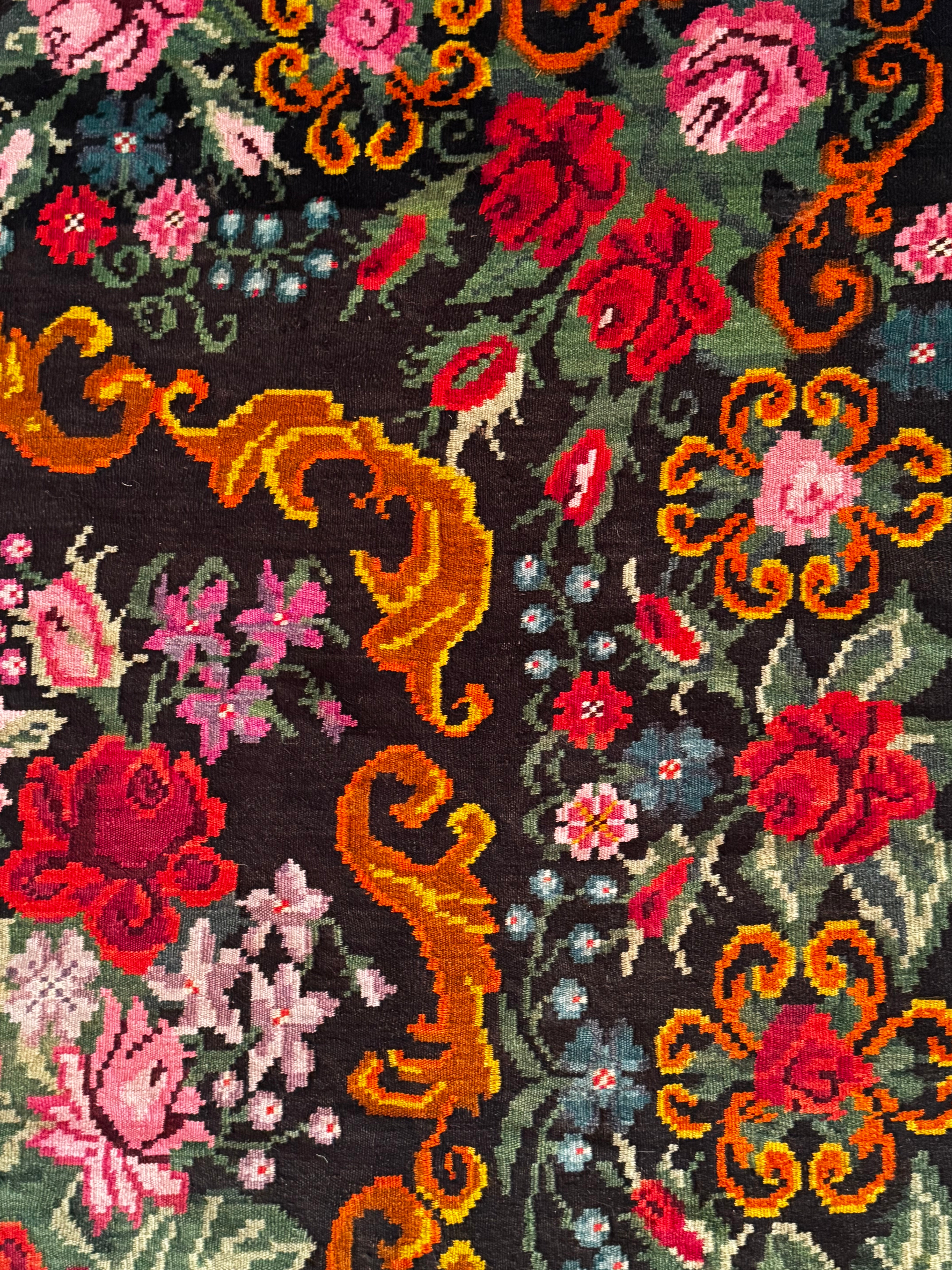 Vintage Bessarabian handwoven wool rug, floral design on black background – photo 7