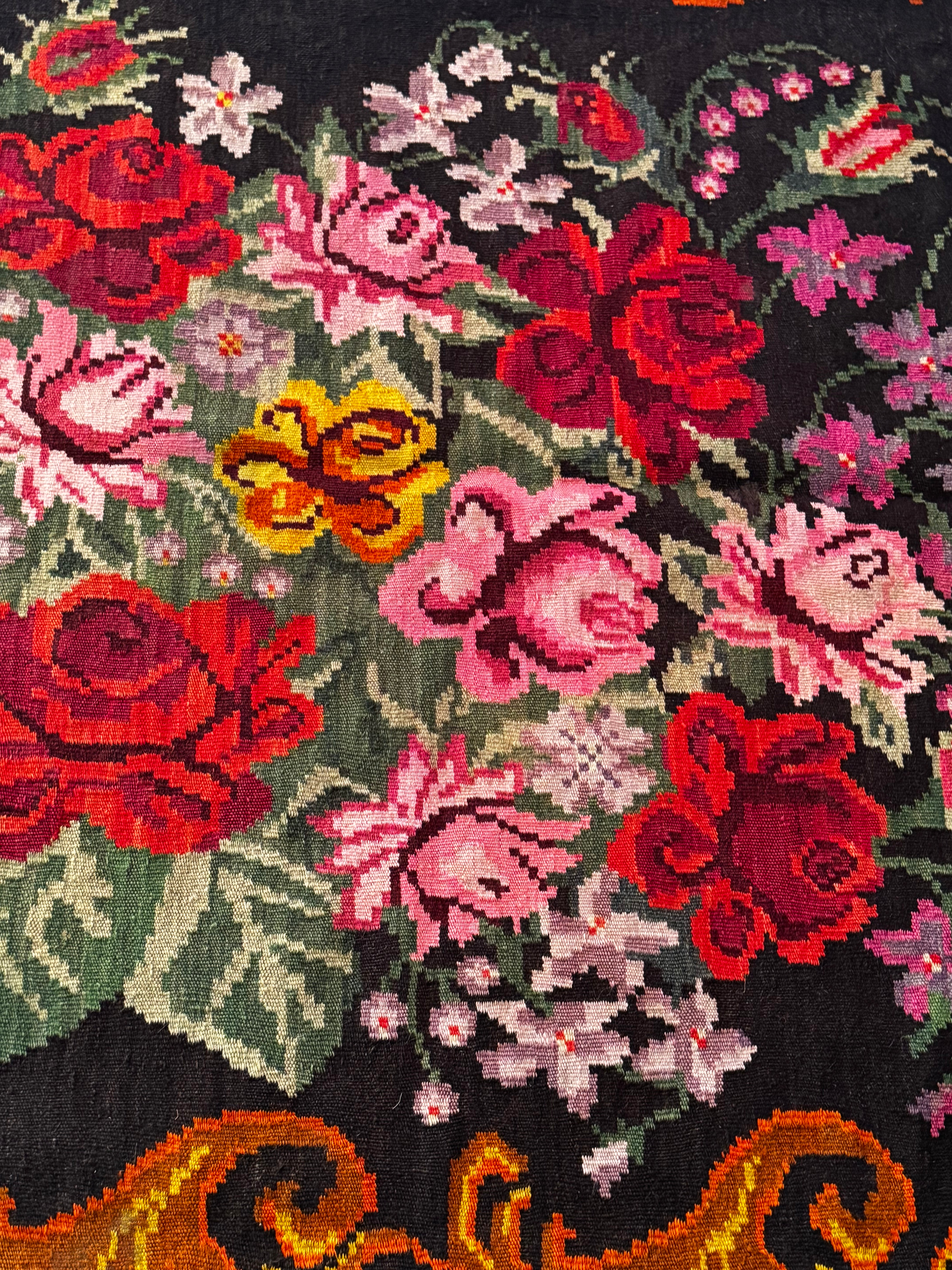 Vintage Bessarabian handwoven wool rug, floral design on black background – photo 8