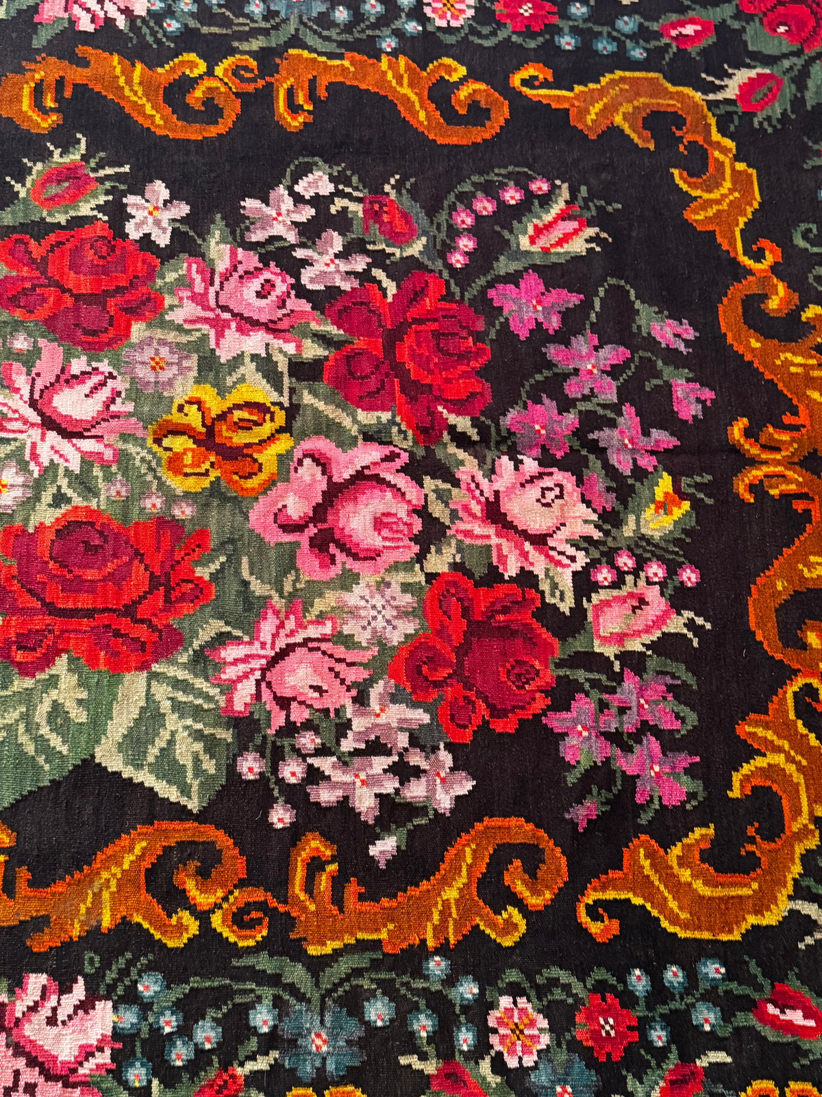 Vintage Bessarabian handwoven wool rug, floral design on black background – photo 9