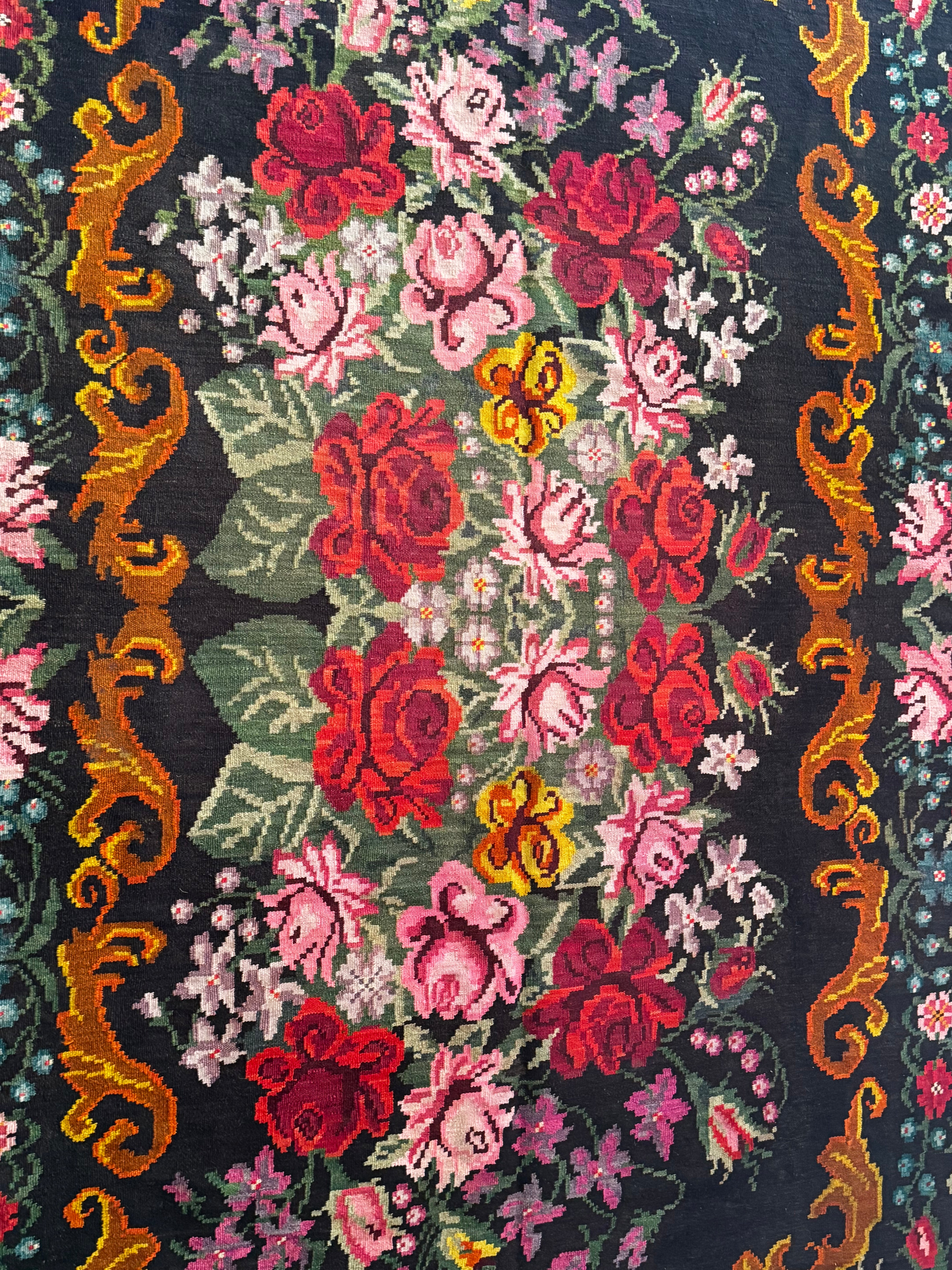 Vintage Bessarabian handwoven wool rug, floral design on black background – photo 10