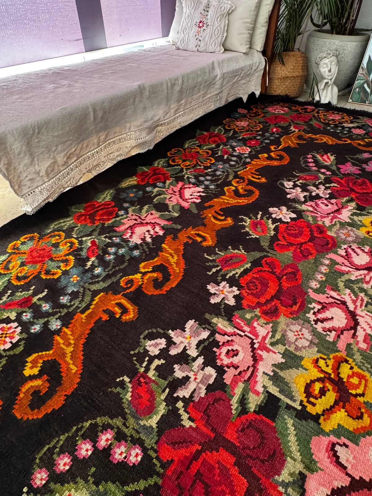 Vintage Bessarabian handwoven wool rug, floral design on black background – photo 15