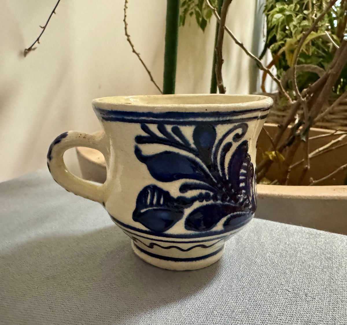 Vintage Corund Clay Cup with Blue Flowers, 7 cm, view 2