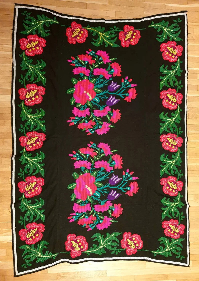 Vintage Floral Sofa Cover or Bedspread, 200x150 cm, view 3