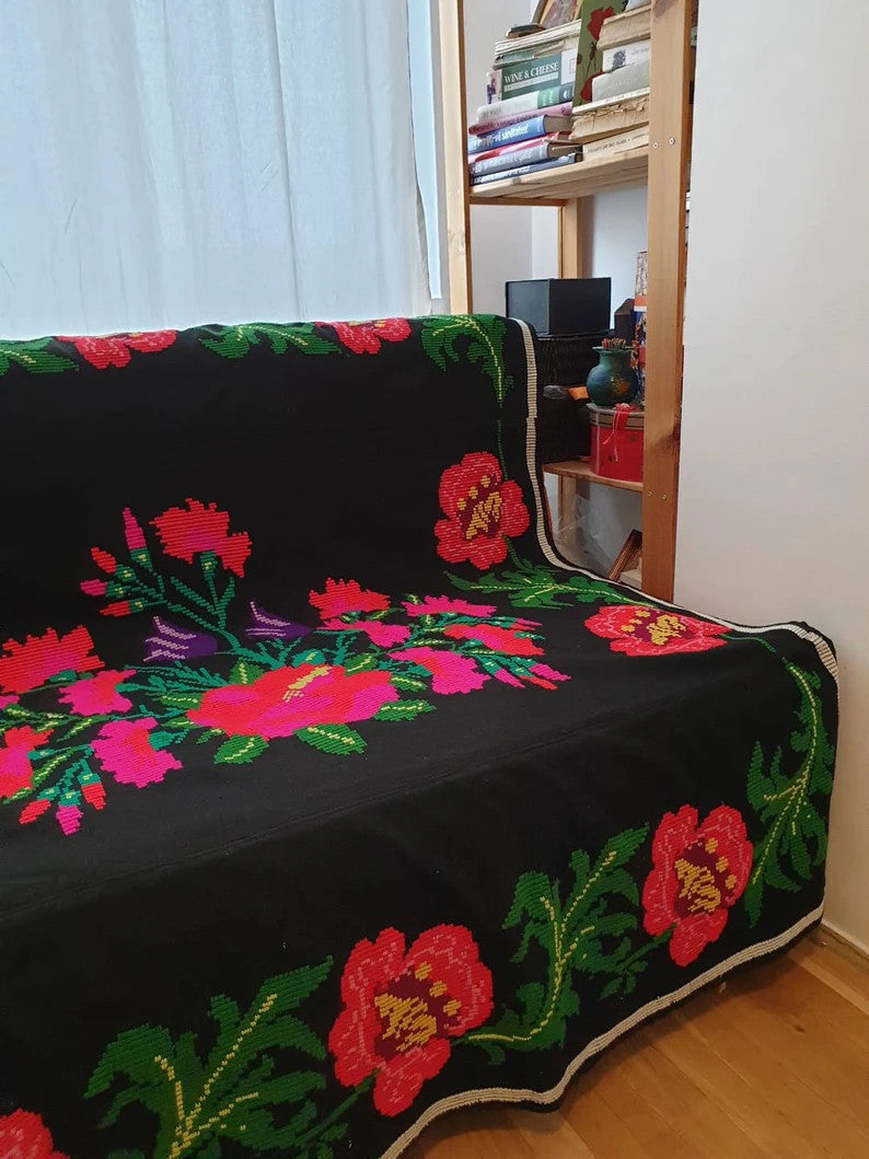 Vintage Floral Sofa Cover or Bedspread, 200x150 cm, view 9