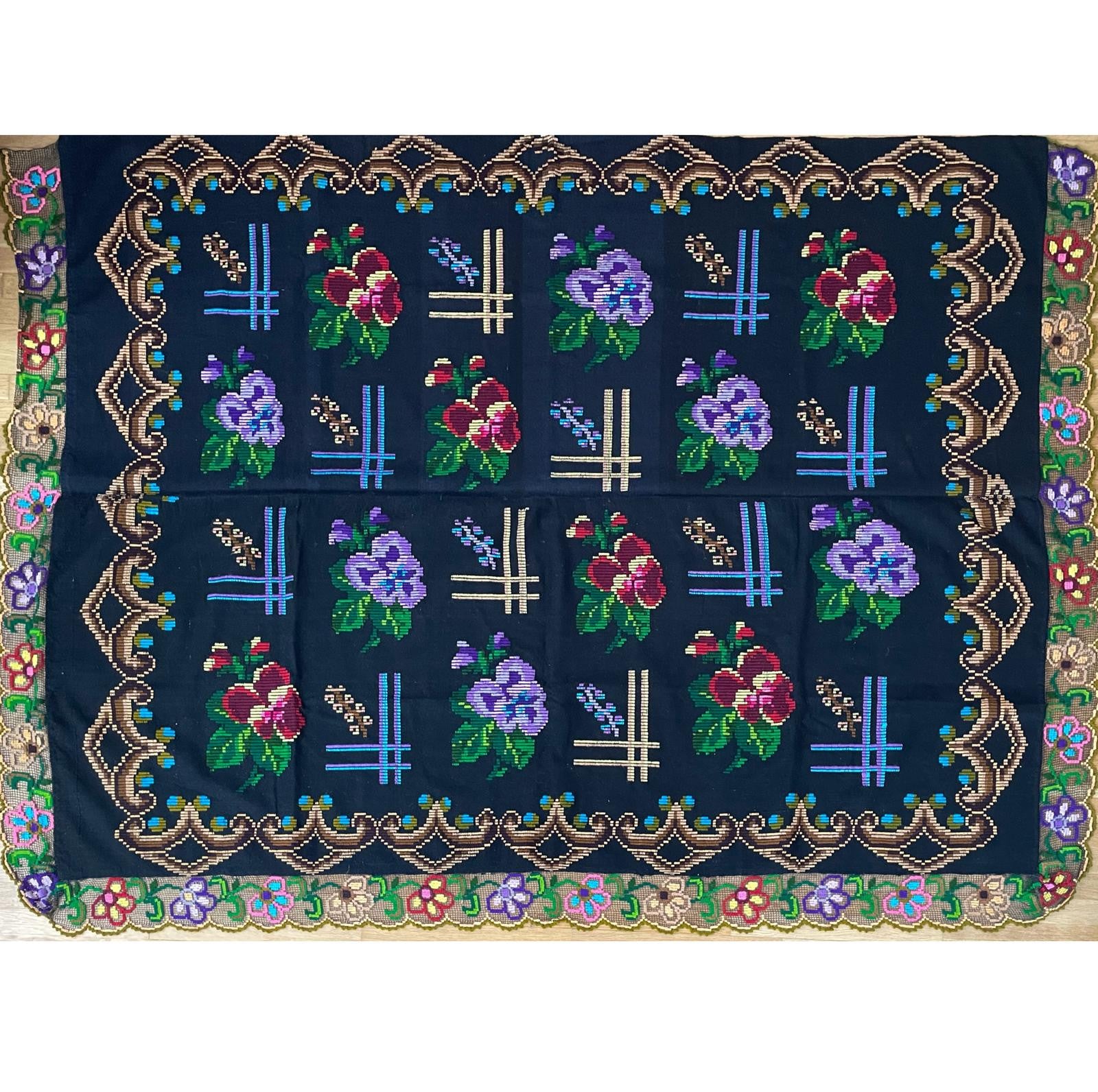 Vintage Floral Wool Bedspread or Sofa Cover, 207x158 cm