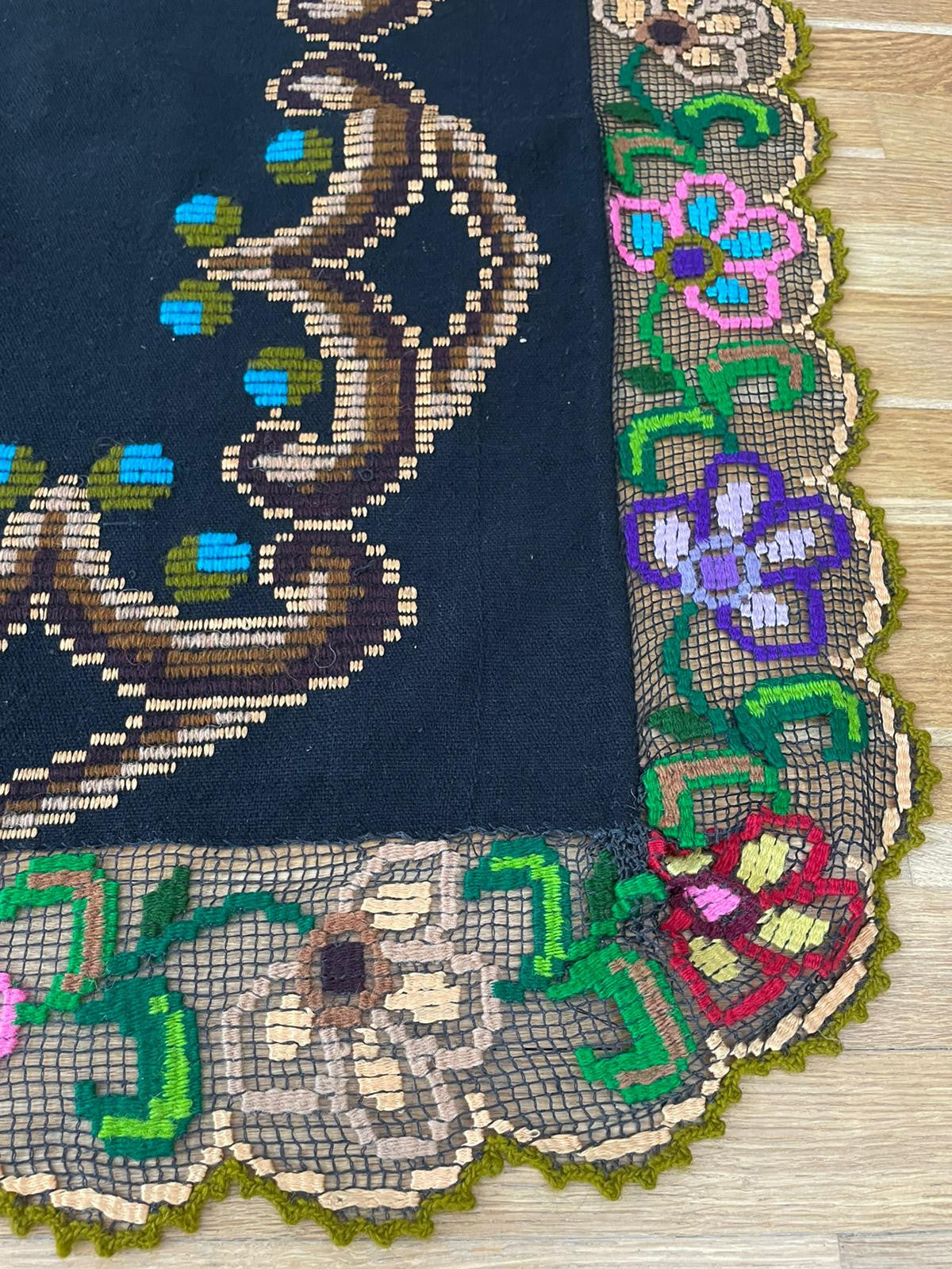 Vintage Floral Wool Bedspread or Sofa Cover, 207x158 cm, view 2