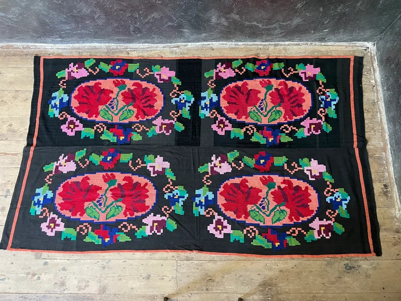 Vintage Floral Sofa Coverlet or Bedspread, 232x138 cm, view 2
