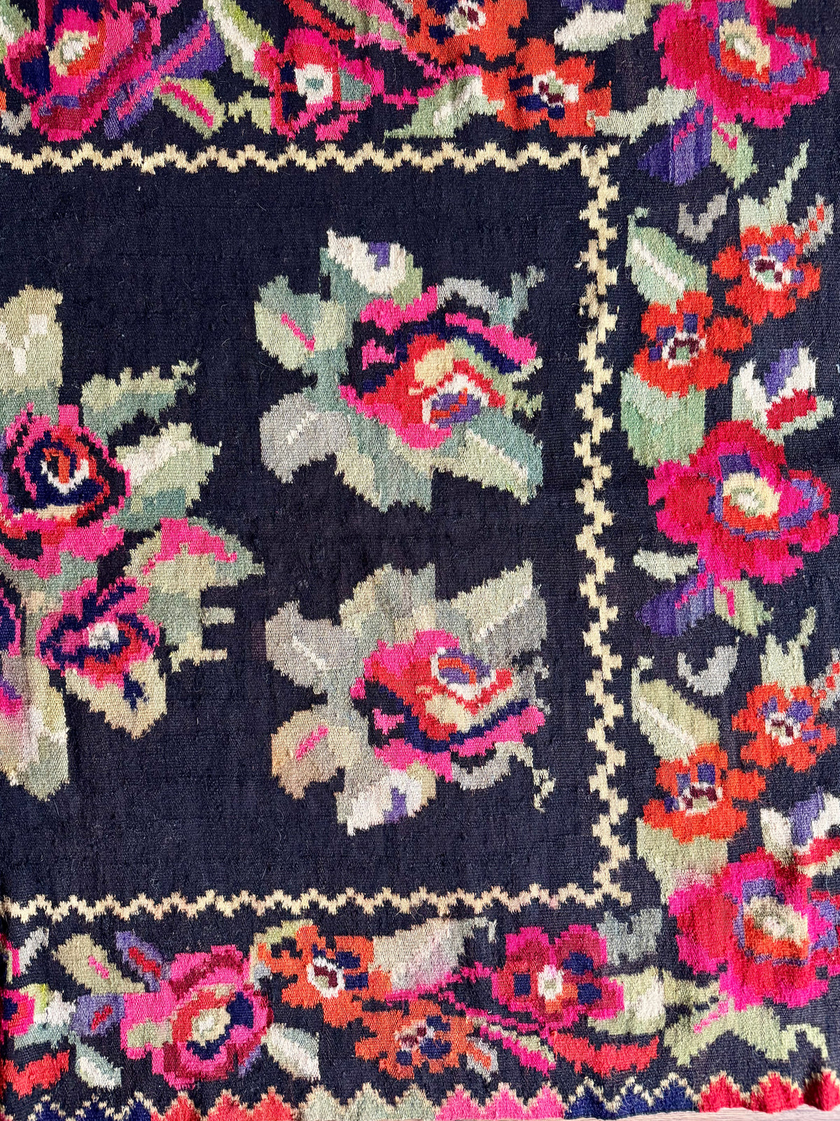 Vintage Black Floral Maramureș Wool Rug, 188x124 cm, view 3