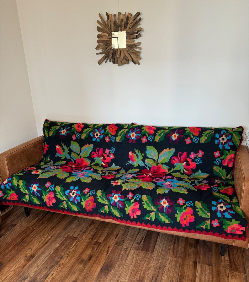 Vintage Floral Moldavian Wool Bedspread or Rug, 220x136 cm, view 6