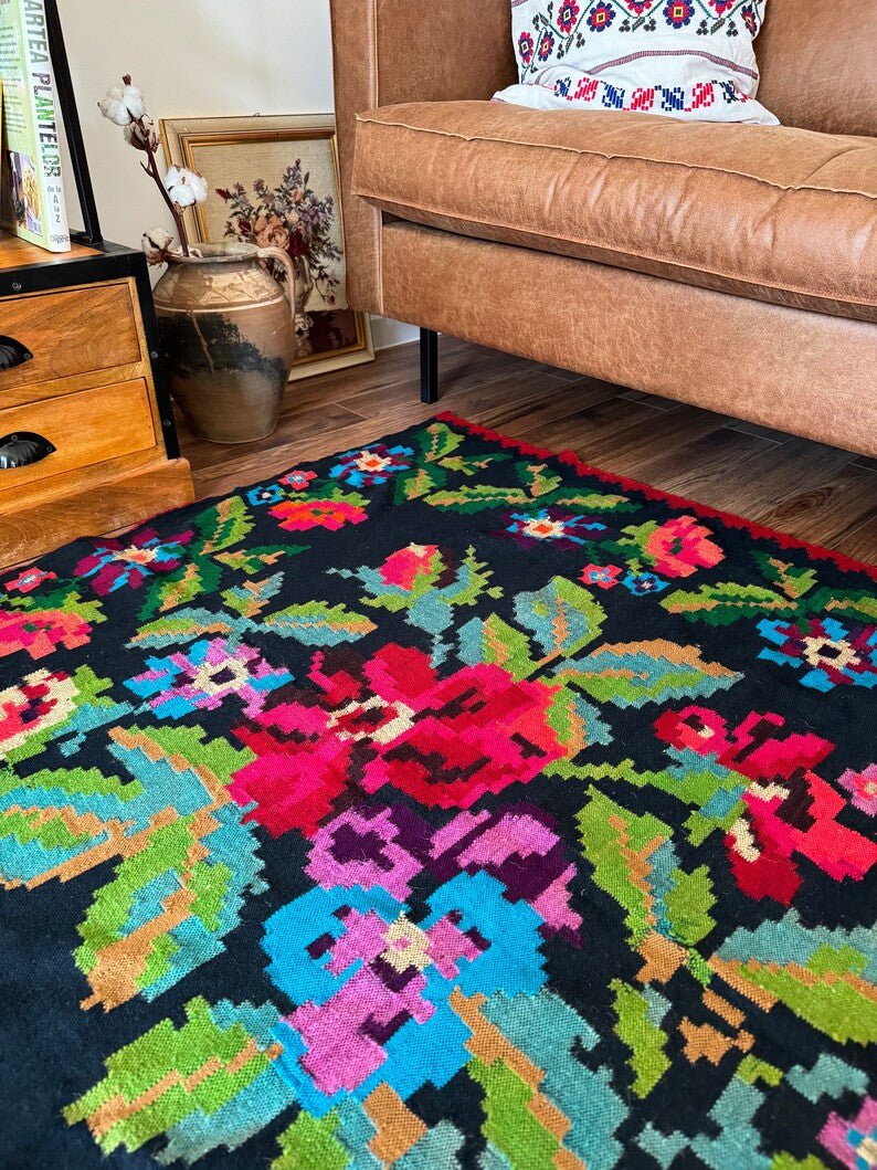 Vintage Floral Moldavian Wool Bedspread or Rug, 220x136 cm, view 7