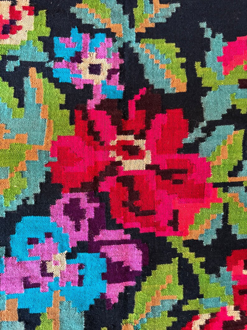 Vintage Floral Moldavian Wool Bedspread or Rug, 220x136 cm, view 8