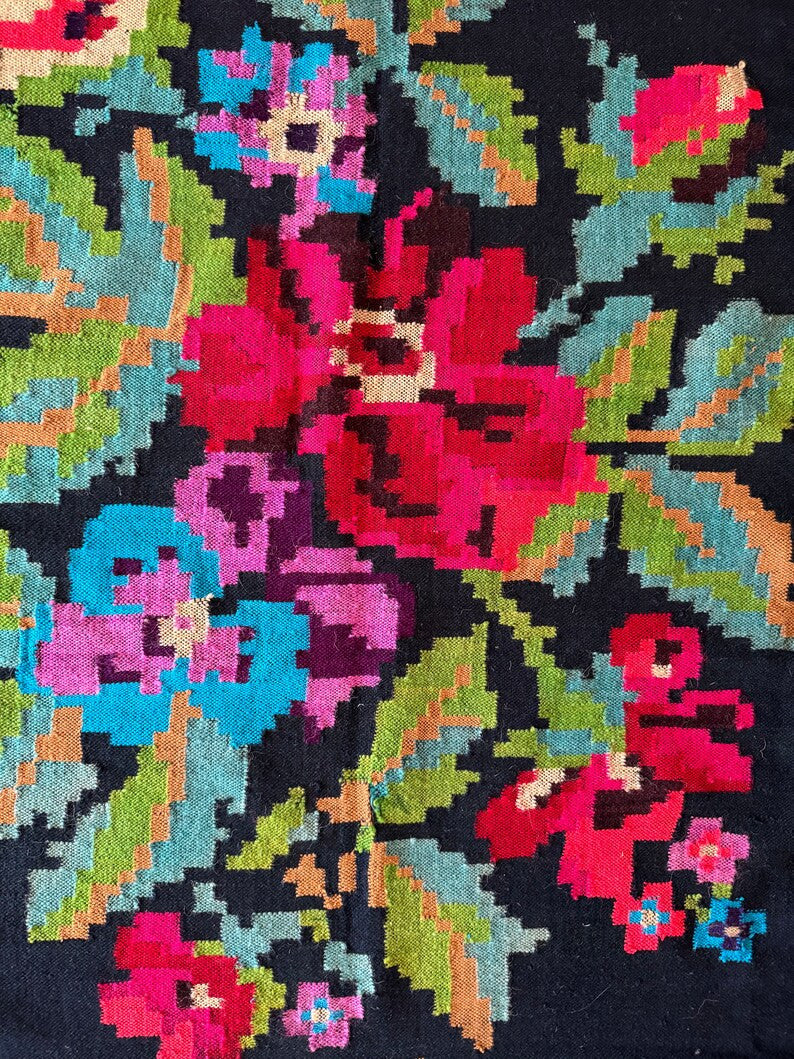 Vintage Floral Moldavian Wool Bedspread or Rug, 220x136 cm, view 9