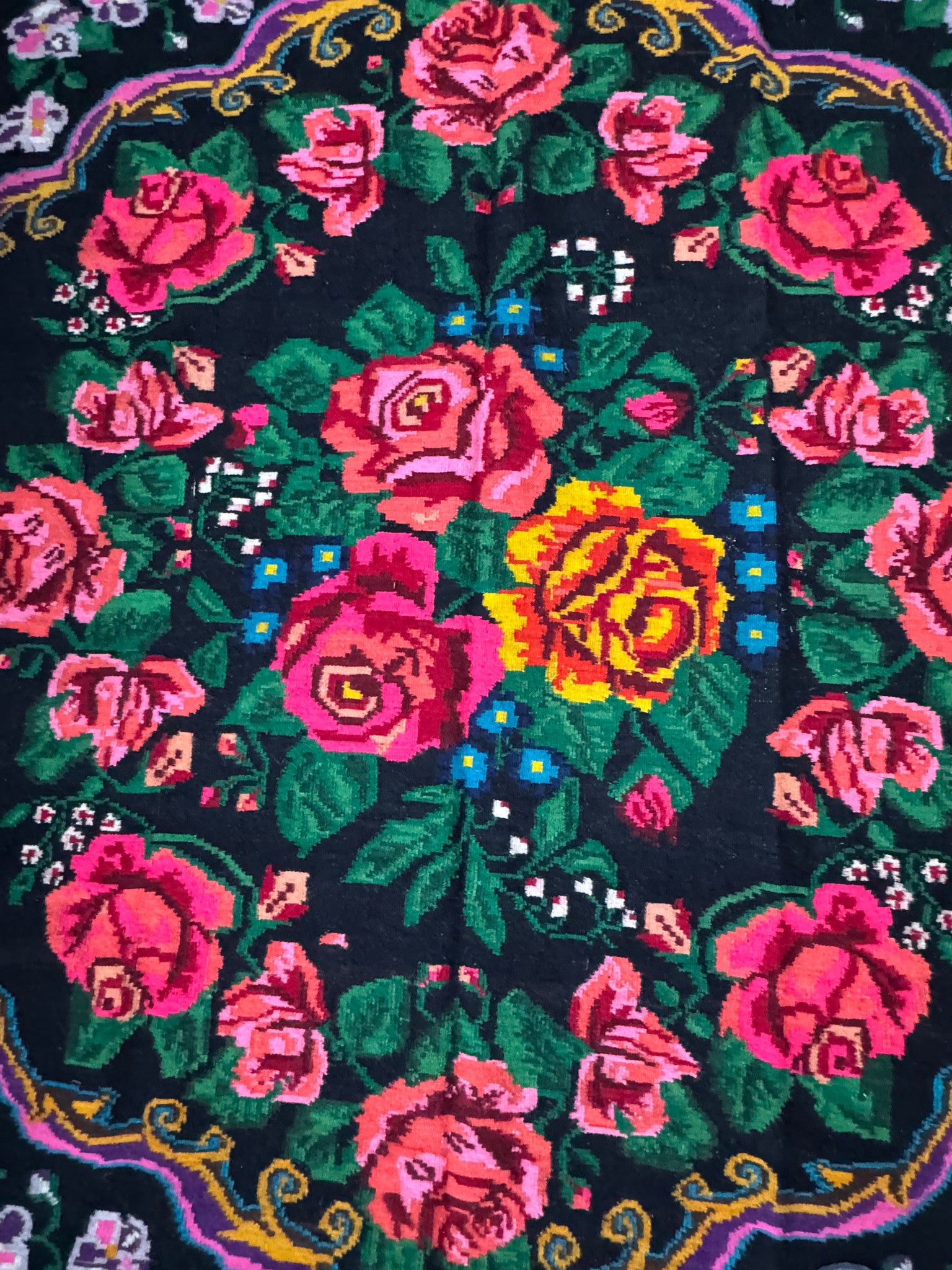 Vintage Floral Oltenian Wool Rug, 250x188 cm, view 2