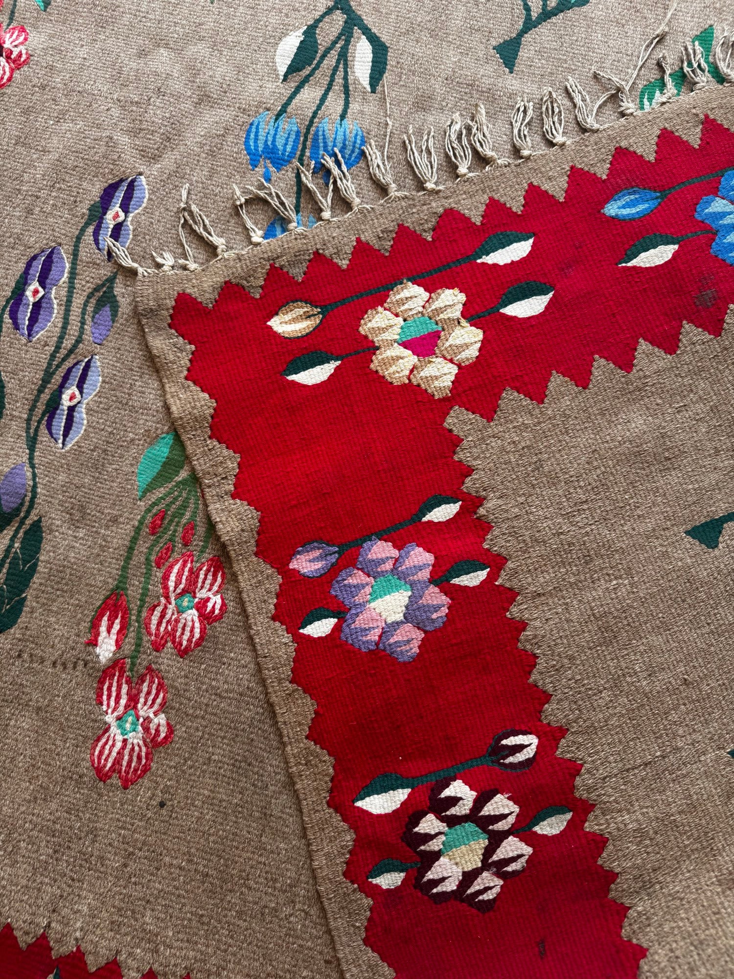 Vintage Greige Floral Oltenian Wool Rug, 265x175 cm, view 15