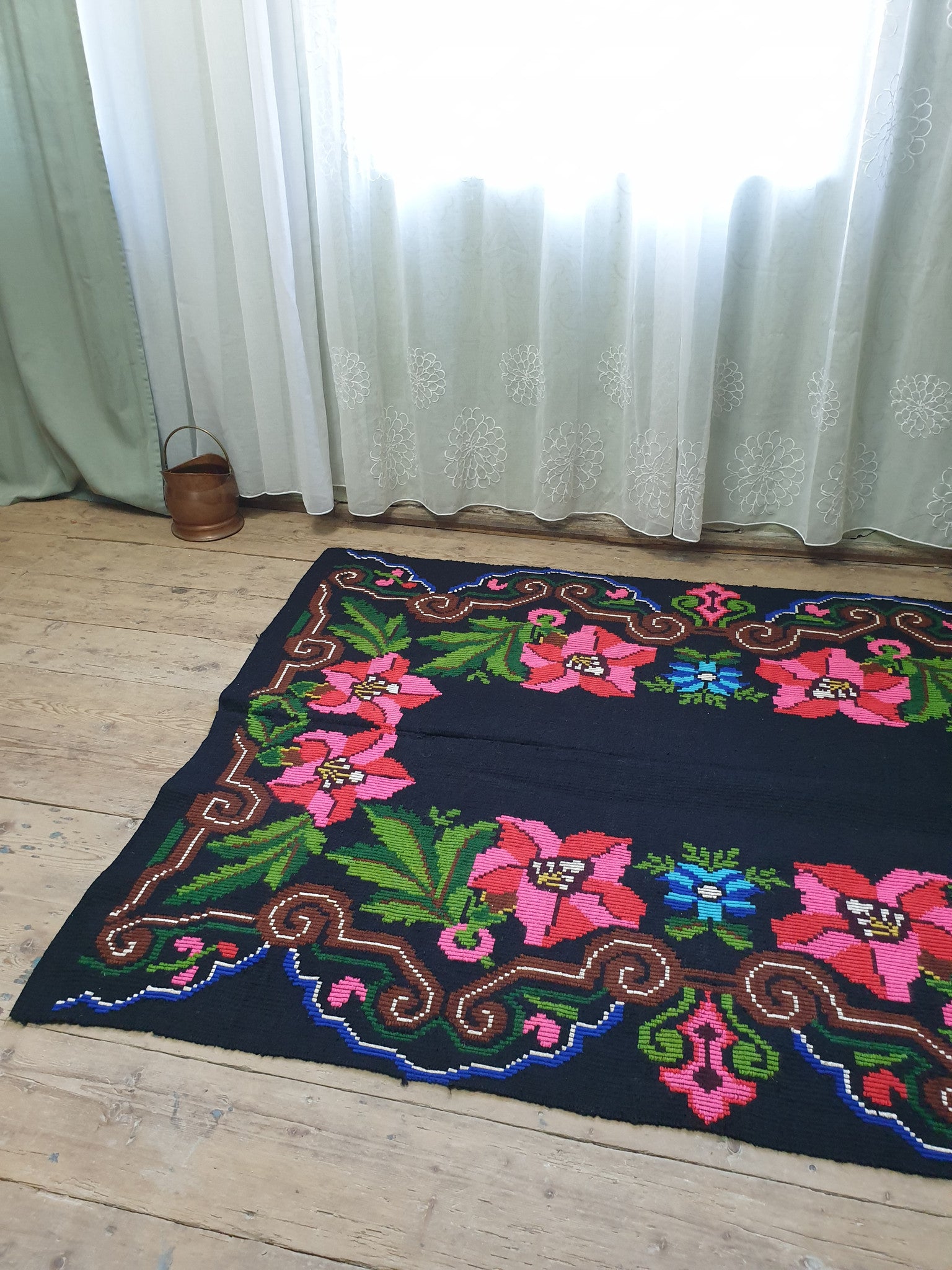 Vintage Floral Romanian Bedspread or Rug, 196x137 cm, view 4