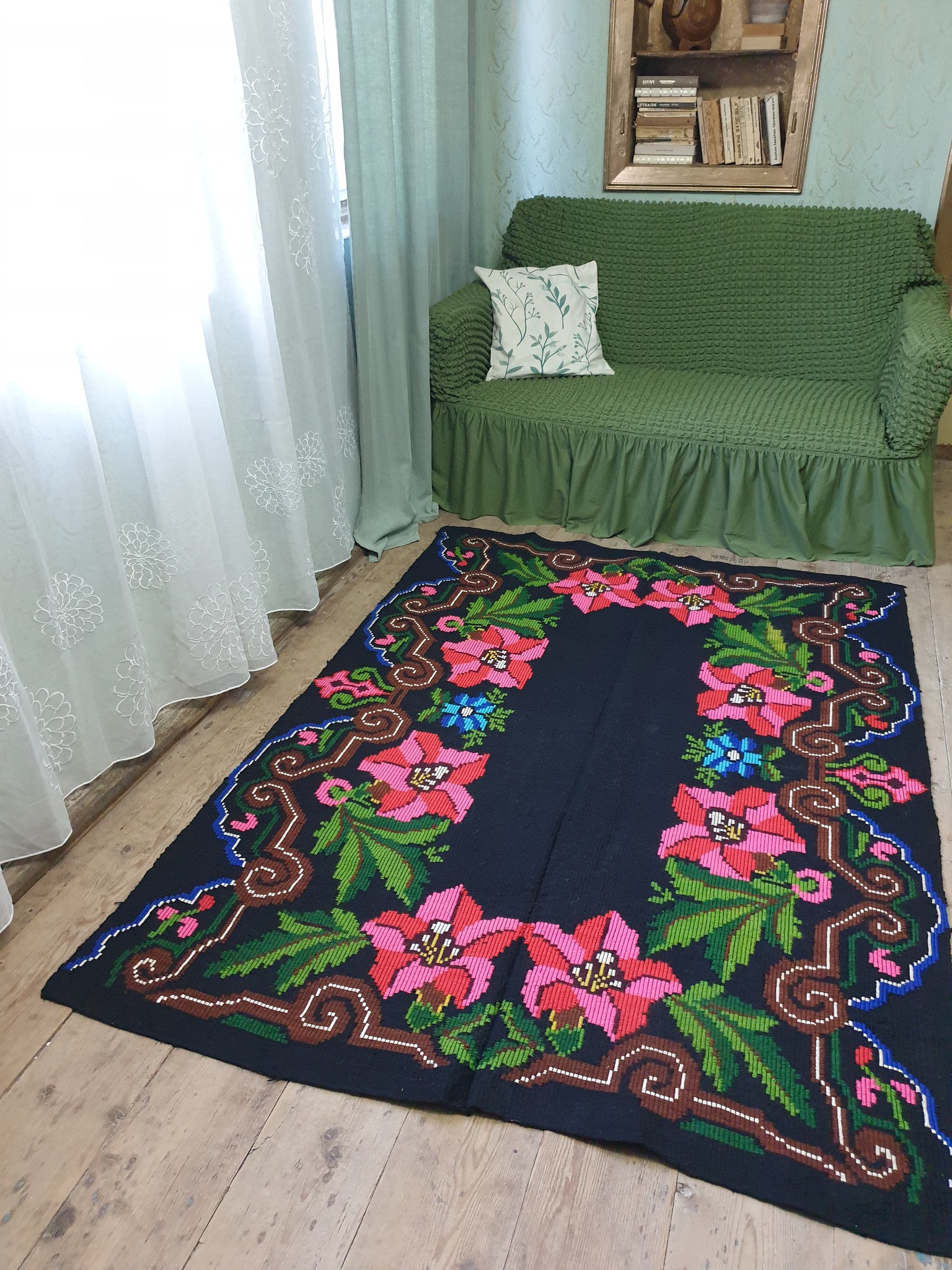Vintage Floral Romanian Bedspread or Rug, 196x137 cm, view 5