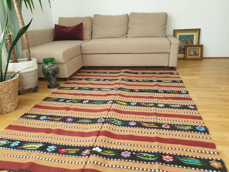 Vintage Floral Romanian Wool Bedspread or Rug, 212x150 cm