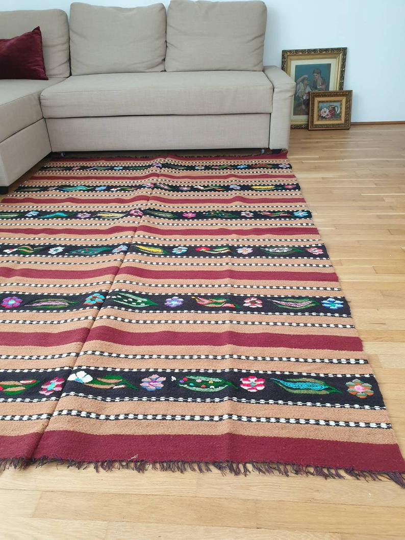 Vintage Floral Romanian Wool Bedspread or Rug, 212x150 cm, view 7