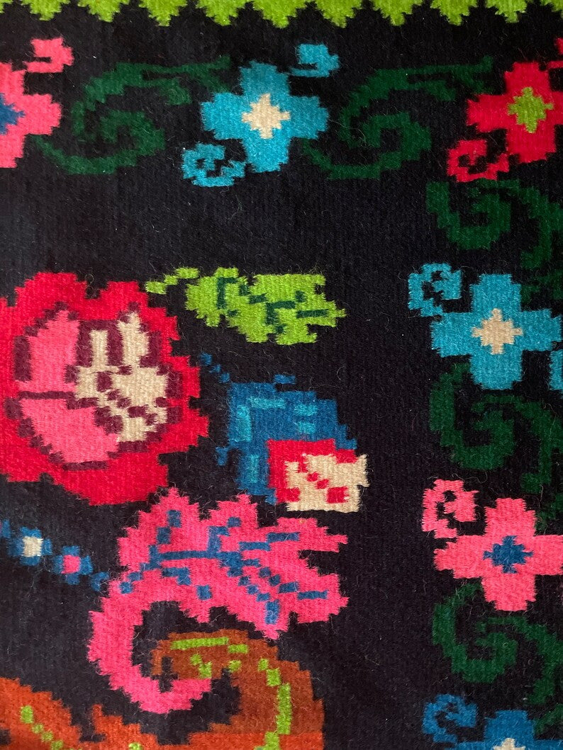 Vintage Pink Floral Romanian Wool Kilim Rug, 213x169 cm, view 10