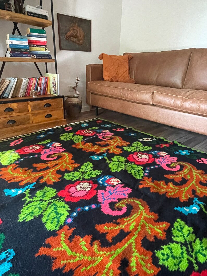 Vintage Pink Floral Romanian Wool Kilim Rug, 213x169 cm, view 3
