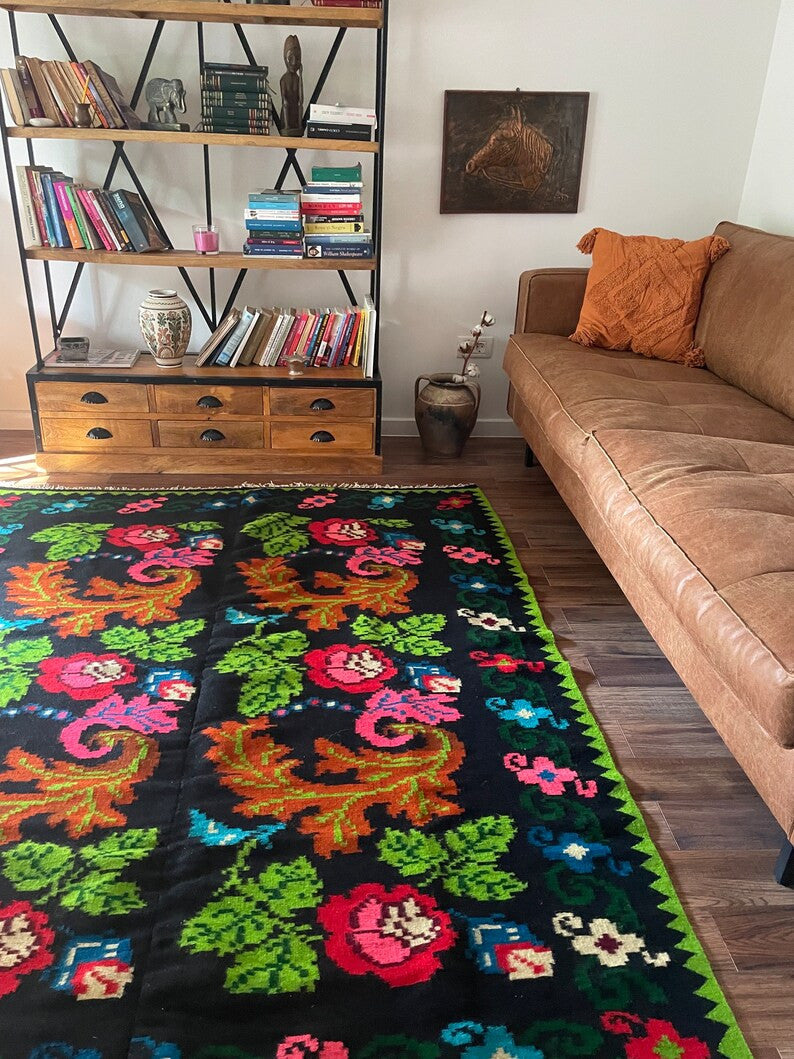 Vintage Pink Floral Romanian Wool Kilim Rug, 213x169 cm, view 4