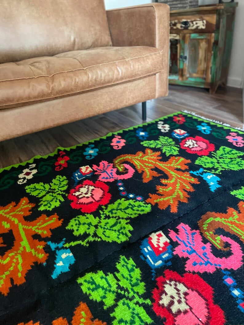 Vintage Pink Floral Romanian Wool Kilim Rug, 213x169 cm, view 5