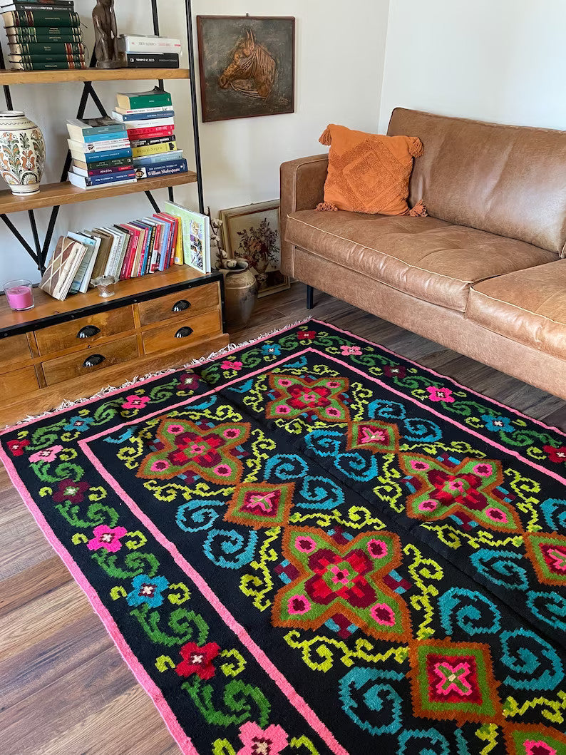 Vintage Geometric Romanian Wool Kilim Rug, 240x158 cm, view 3