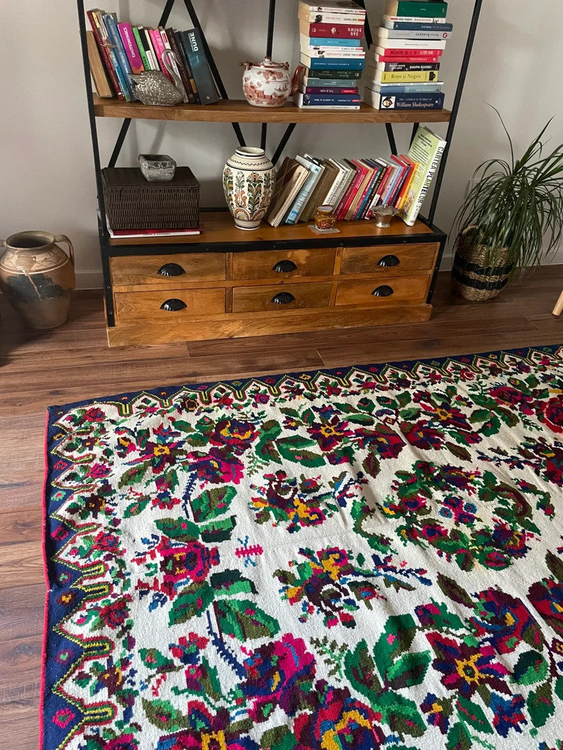 Vintage White Floral Romanian Wool Rug, 192x130 cm, view 3