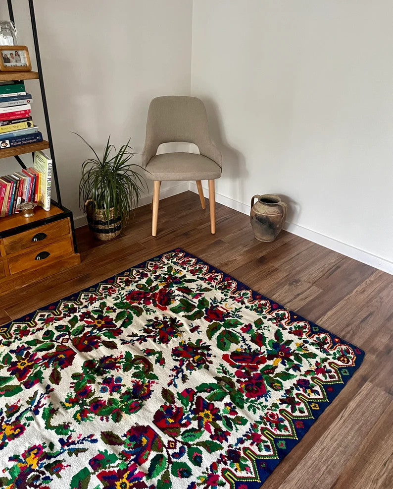 Vintage White Floral Romanian Wool Rug, 192x130 cm, view 4