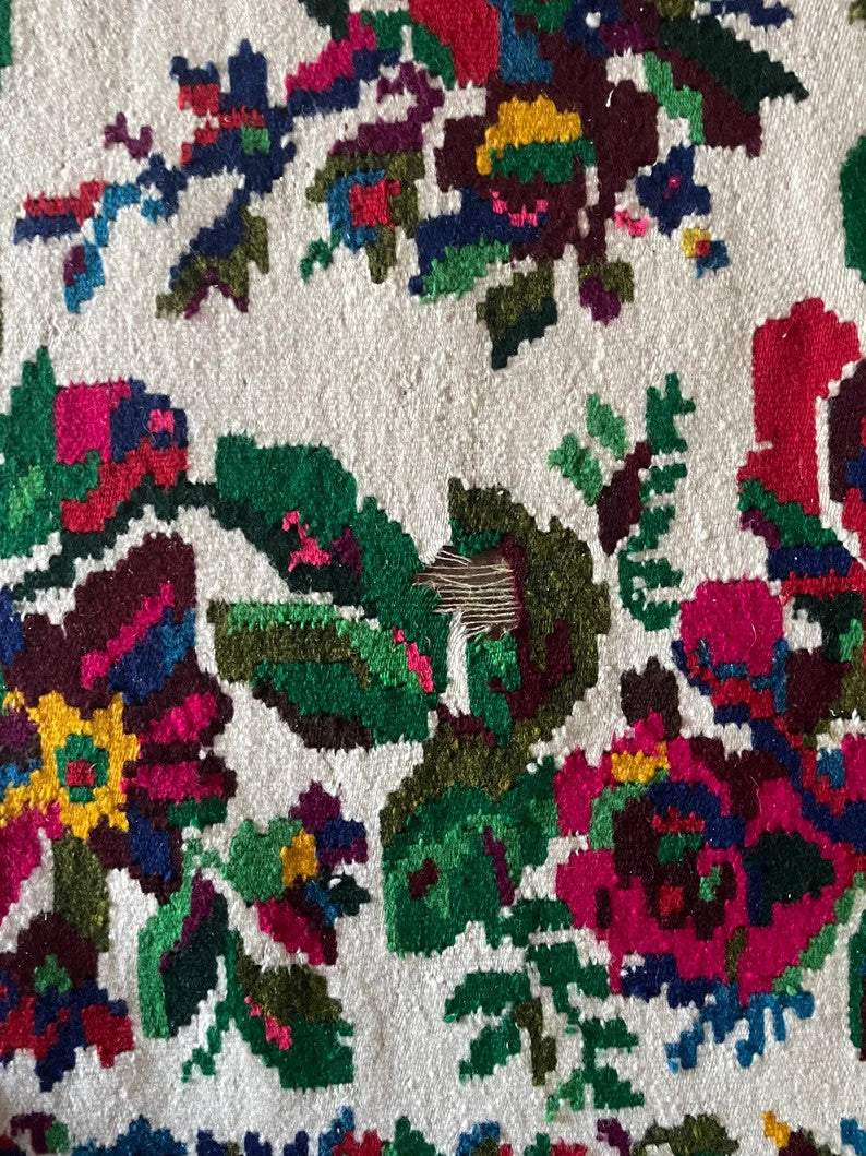 Vintage White Floral Romanian Wool Rug, 192x130 cm, view 6