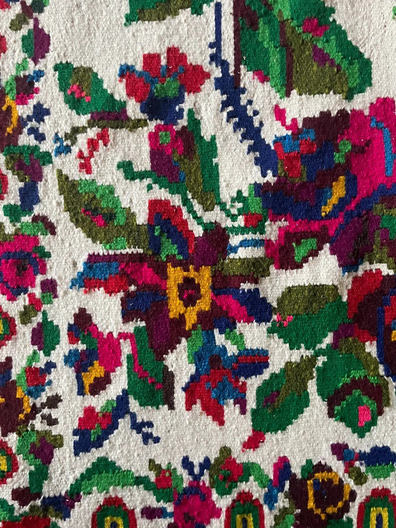 Vintage White Floral Romanian Wool Rug, 192x130 cm, view 8